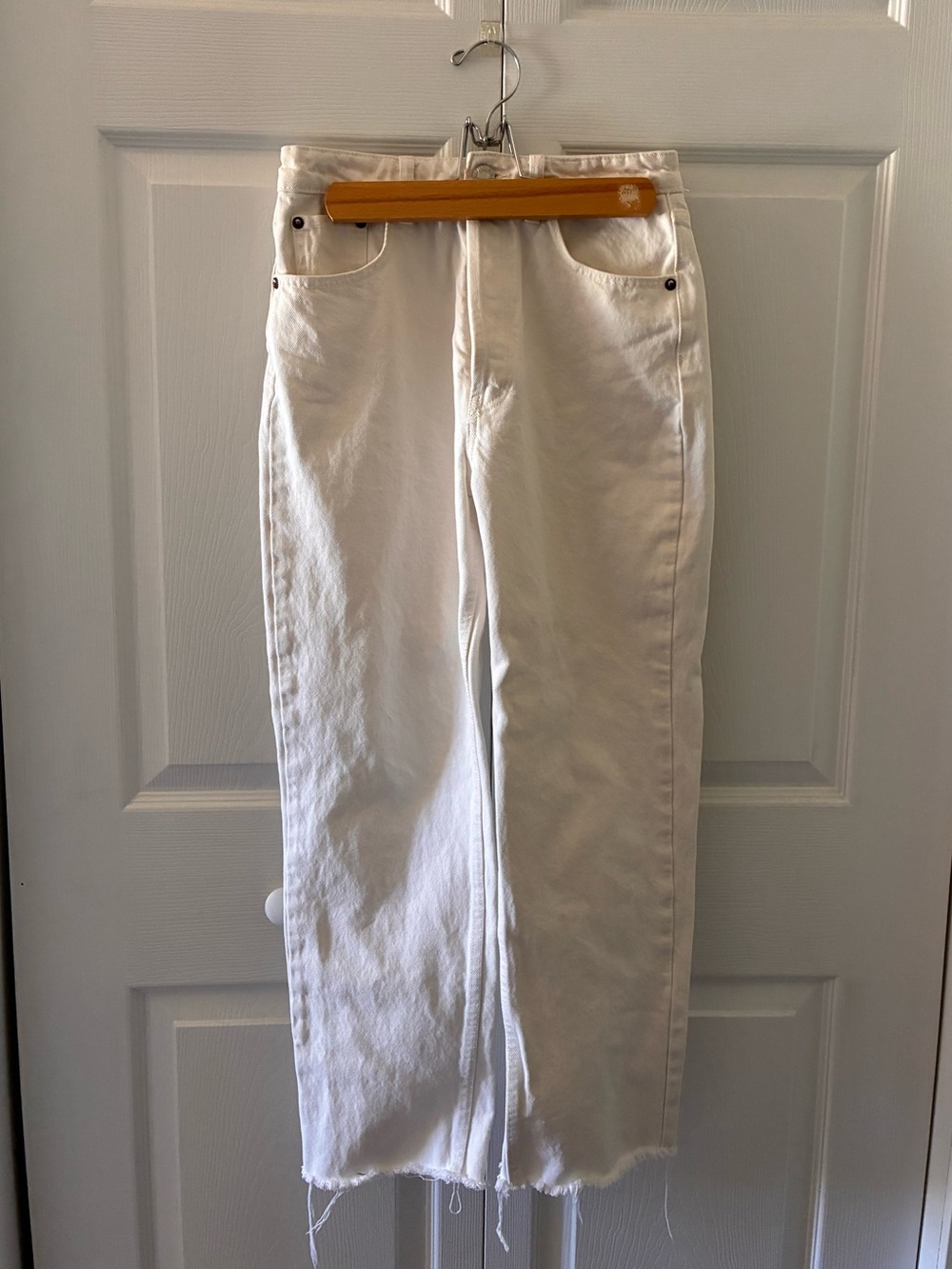 Zara White Straight-Leg Women's Jeans Size 4